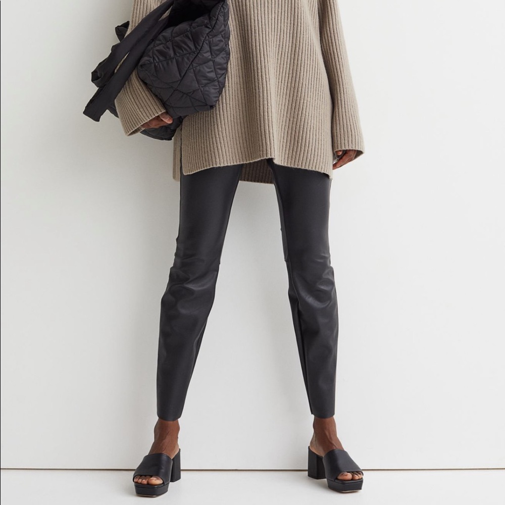 Faux leather leggings/trousers